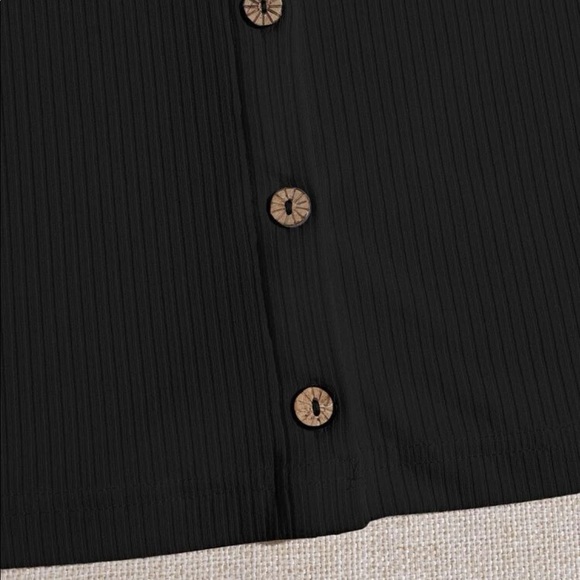 Button Front Rib Knit Crop Tank Top - Picture 3 of 5